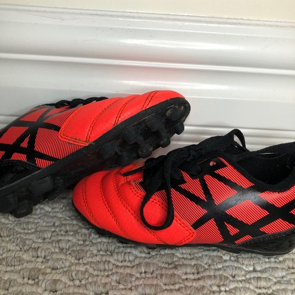 Kids Cleats - Picture 3 of 4